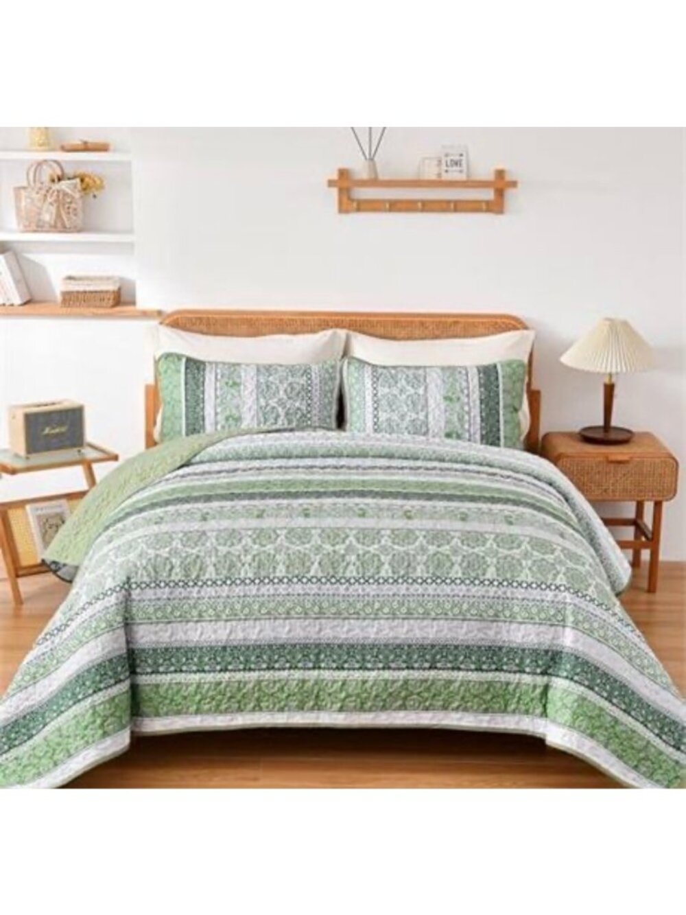 Green & White Striped Lightweight Quilt Set With Matching Pillow Shams - Full/Qu